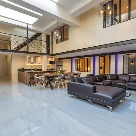 Apartment Montaigne - Luxurious - 350m Palais - Lra