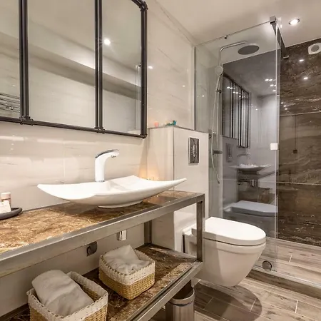 Montaigne - Luxurious - 350m Palais - Lra Apartment