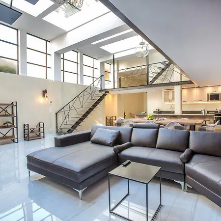 Apartment Montaigne - Luxurious - 350m Palais - Lra *