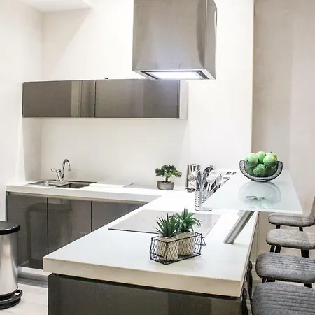 Montaigne - Luxurious - 350m Palais - Lra アパート